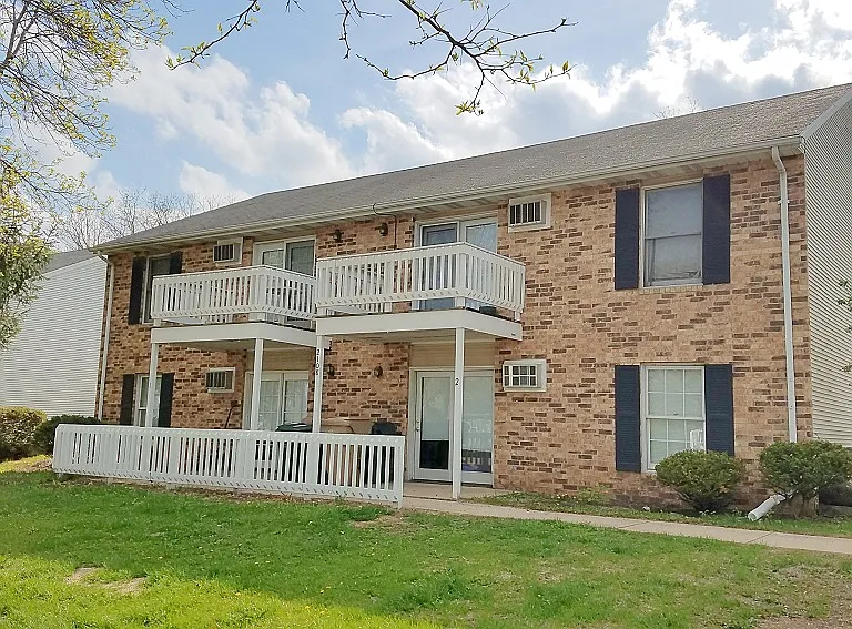 2108 Muir Field Rd — Photo 1