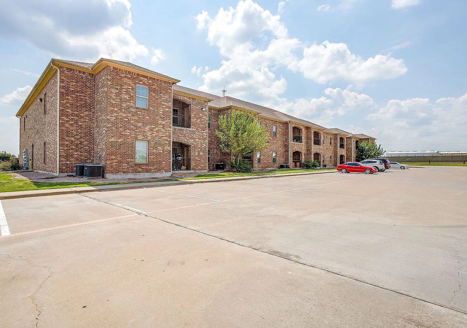 County Rd 207 - Apartments — Photo 4