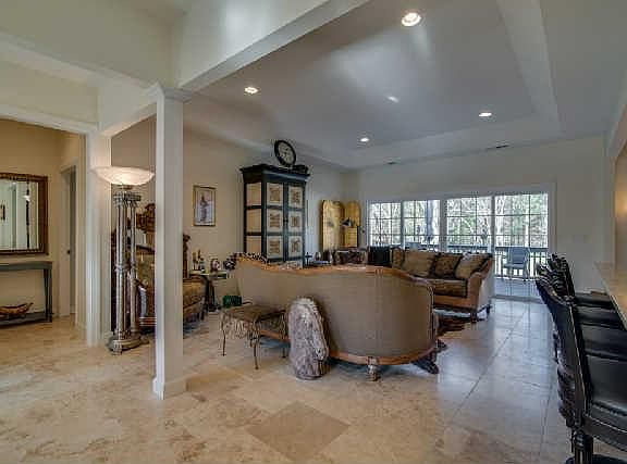 4th image of 3044 Wilson Pike