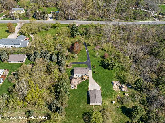 4th image of 961 Jolly Rd