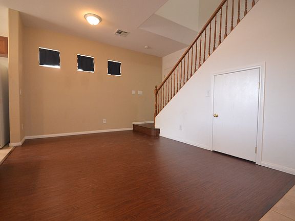 3rd image of 3647 Hammock St