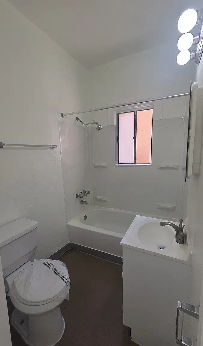 Leeward Place — Photo 2
