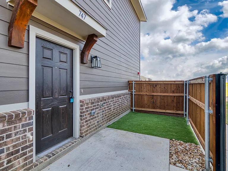 747 Harvest Moon Dr — Photo 18