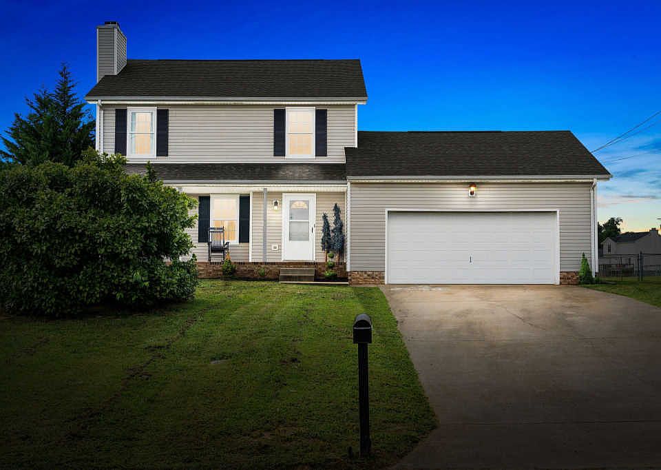1st image of 3724 Heather Dr
