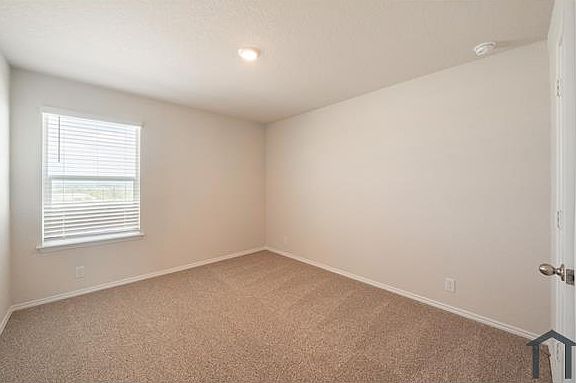 3rd image of 398 American Robin Way