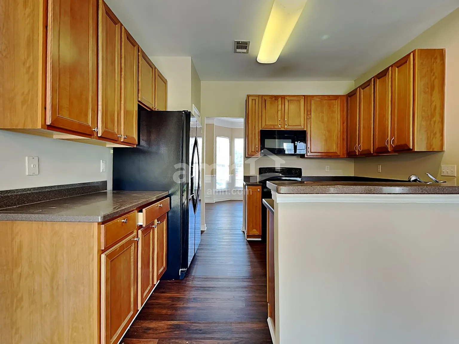 3 bed, 2.5 bath, 2148 sqft, $2,210 — Photo 3