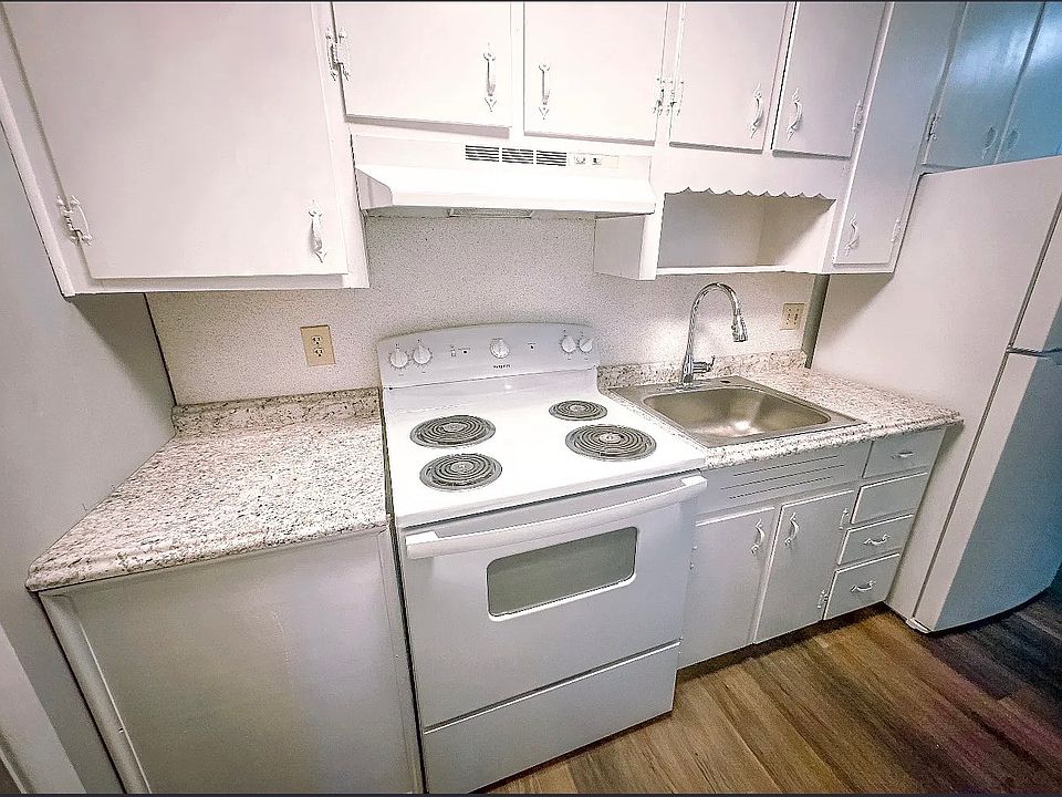 2nd image of 1300 Spruce St #2