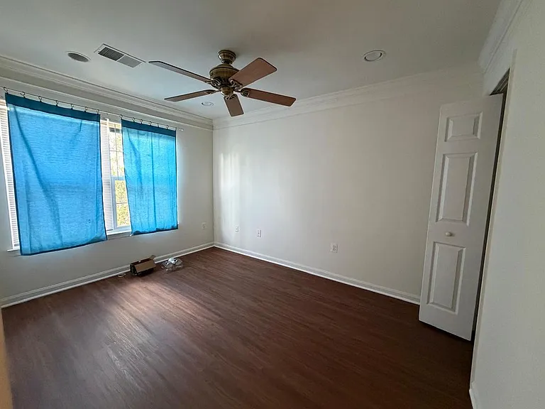 8707 Farnham Way — Photo 14