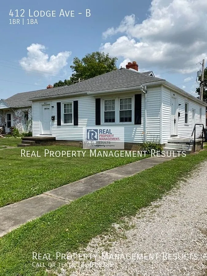 Walkable East Side Apartment Near University of Evansville — Photo 1