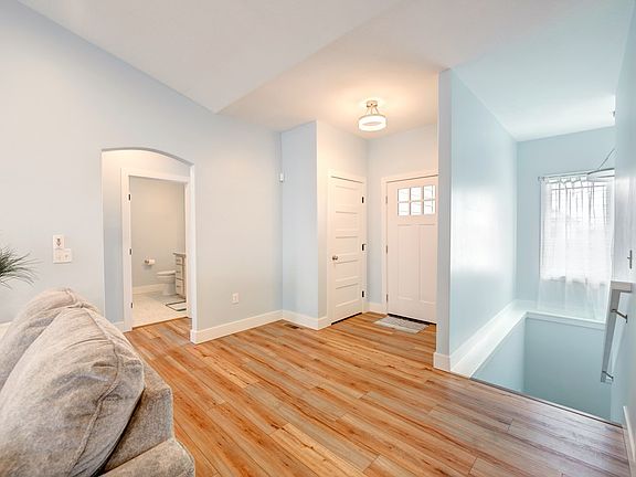 5th image of 2124 Huntwood Dr