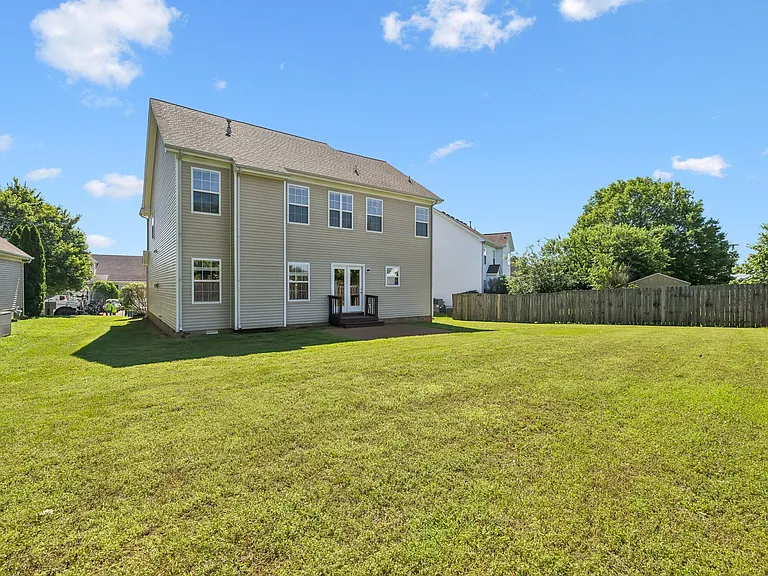 1030 Persimmon Dr — Photo 16