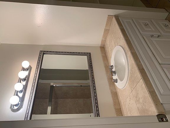 4th image of 209 Montana Ave APT 104