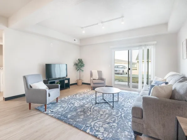 Rush Mills: 507 Enterprise Ct, 507 Enterprise Ct #4, Independence, IA 50644