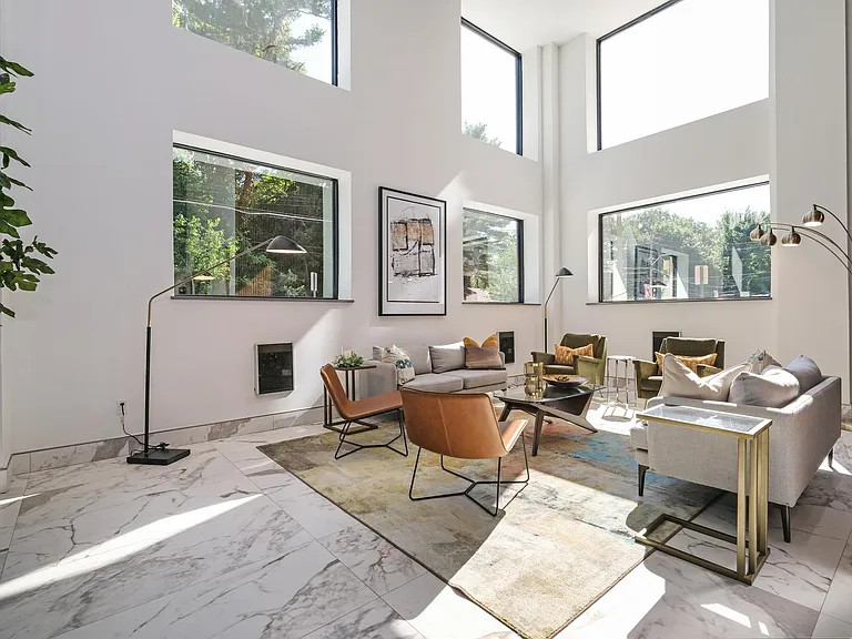 697 Bronx River Rd — Photo 3