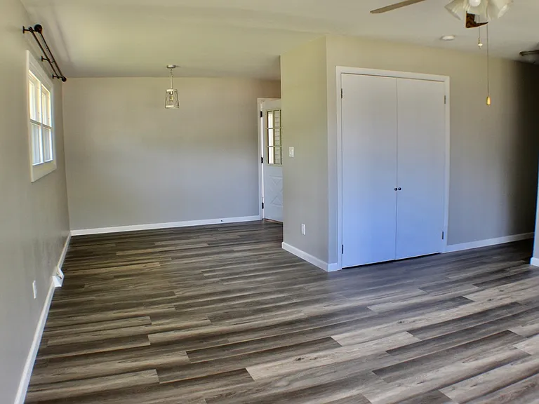 1907 W Austin Dr — Photo 9