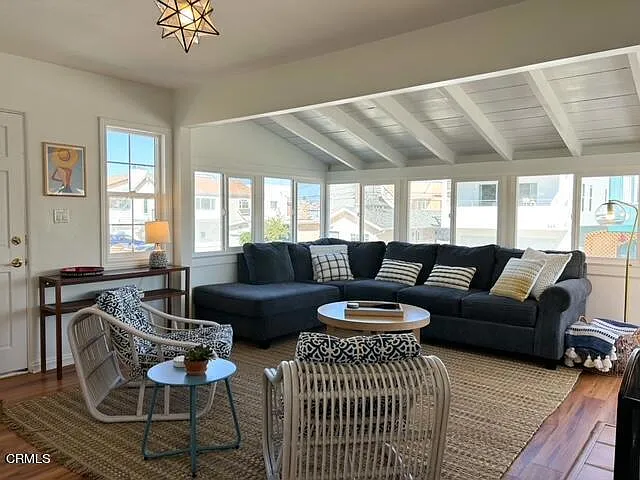 248 Cahuenga Dr — Photo 3