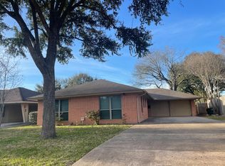 9758 Woodwind Dr, Houston, TX 77025