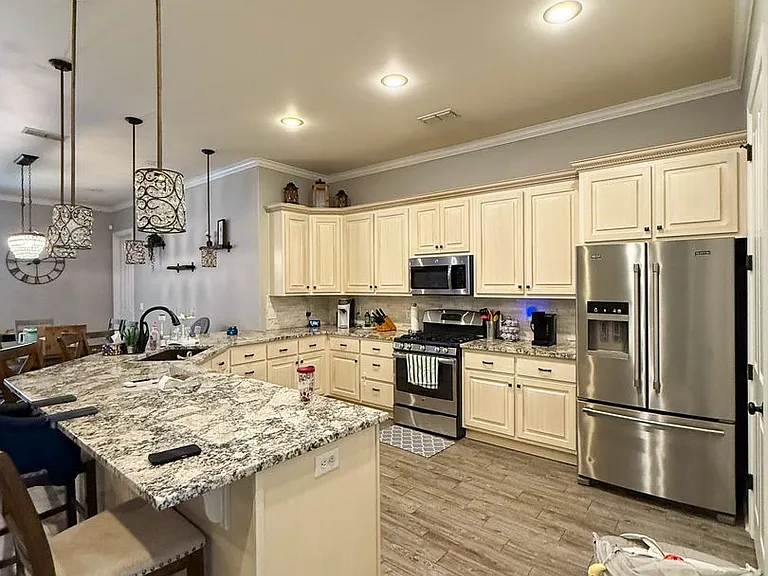 104 Shotts Ave — Photo 8
