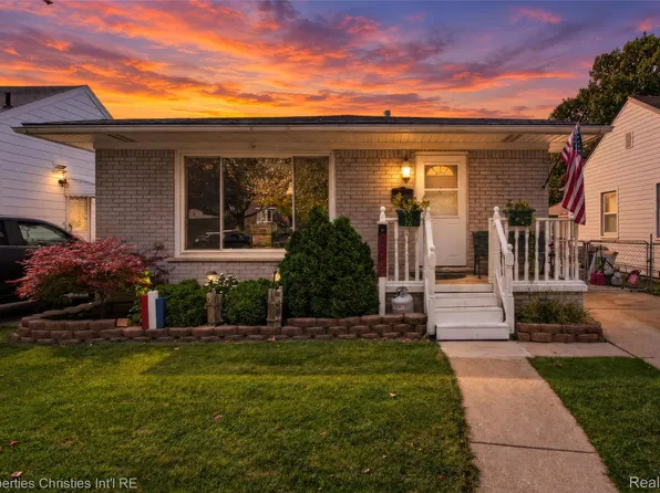 6746 Robinson Ave, Allen Park, MI 48101