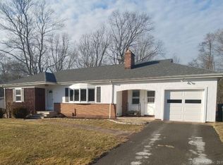 14 Walker Rd, Trumbull, CT 06611