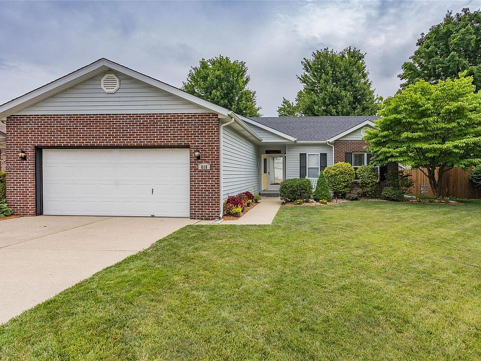 1st image of 818 Emerald Green Dr