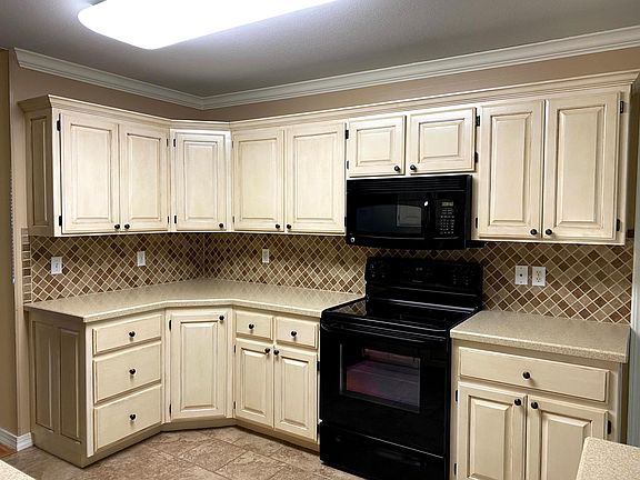 4th image of 409 Old Forge Dr