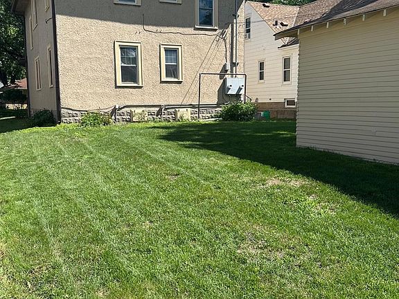 4th image of 2196 Eleanor Ave