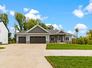 5619 Seminole Valley Trl NE, Cedar Rapids, IA