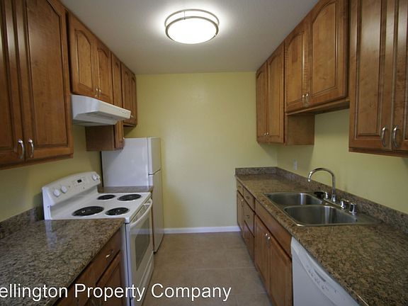 2nd image of 271 Jayne Ave APT 2