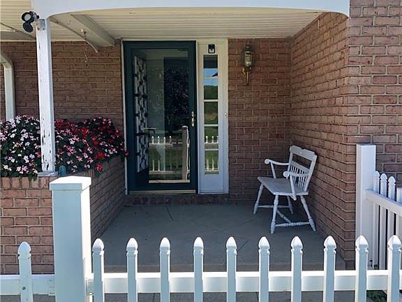 3rd image of 55 Forest Hill Dr