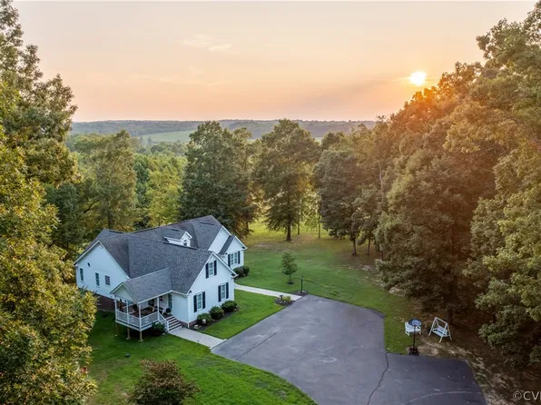 400 Meriwood Farm Rd, Farmville, VA 23901