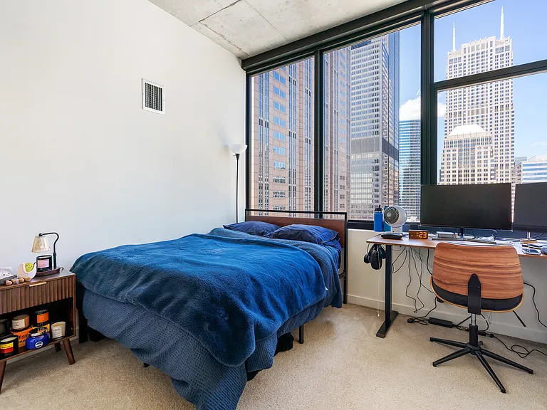 235 W Van Buren St #2915 — Photo 11
