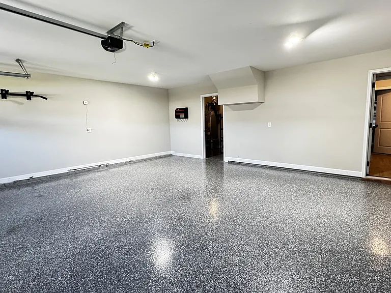 225 Westfield Dr — Photo 16