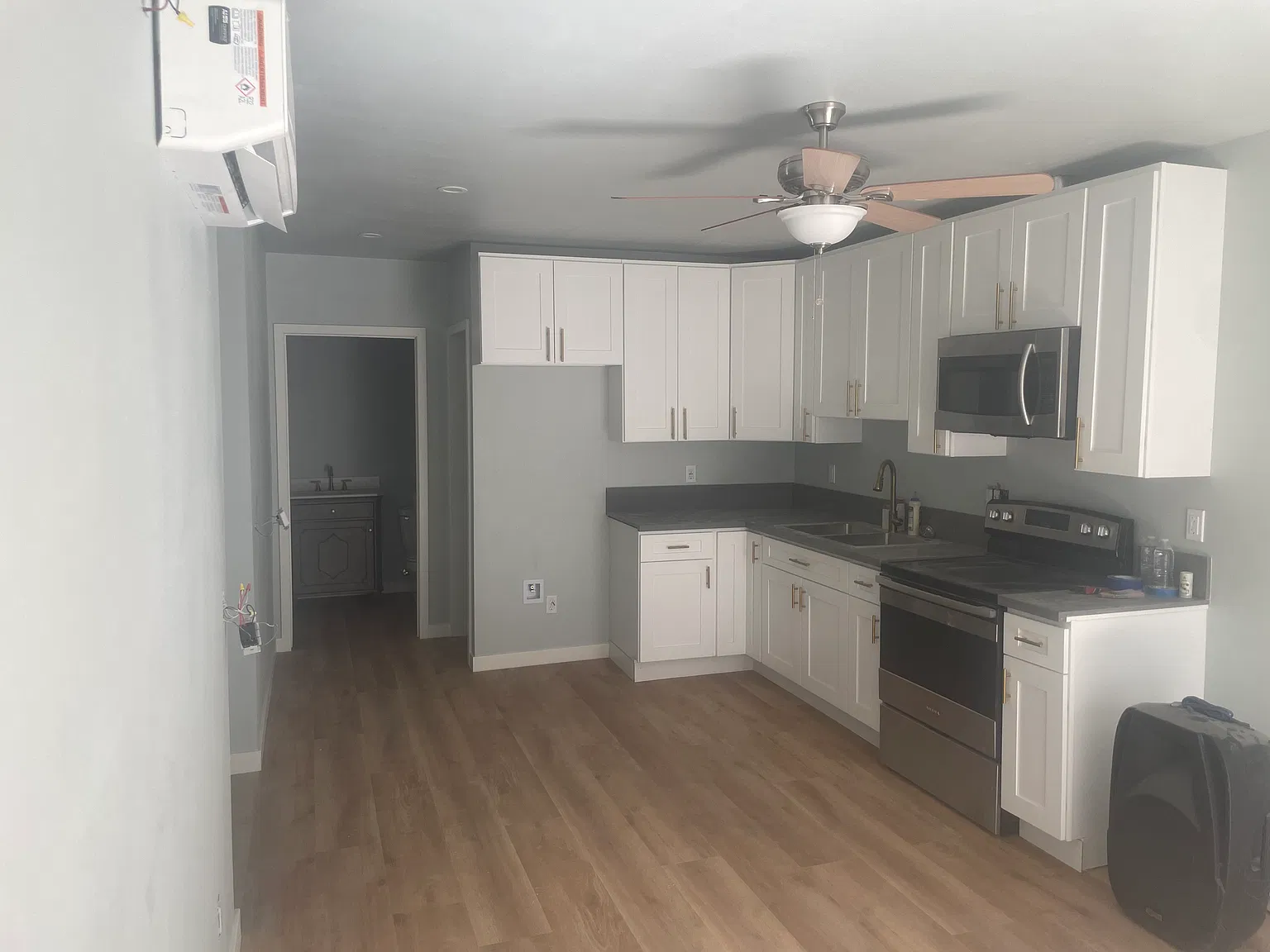 2 bed, 500 sqft, $2,300 — Photo 2