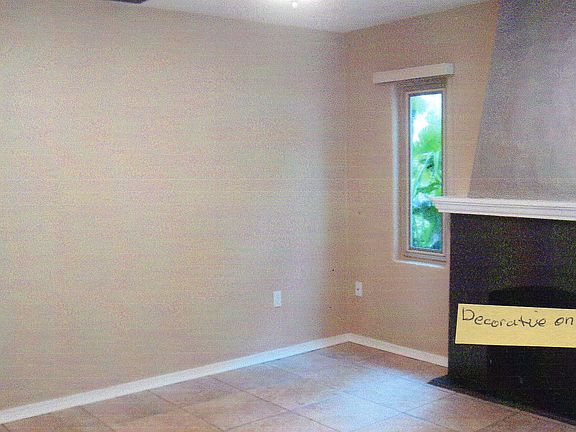2nd image of 1415 Pinecrest Pl