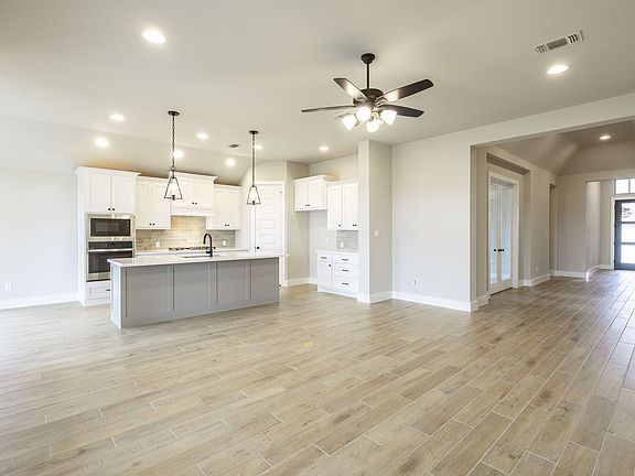 3rd image of 150 Palo Pinto Bnd