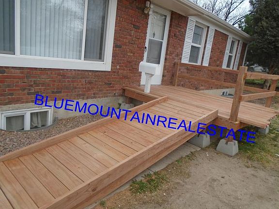 2nd image of 2720 Casden Cir