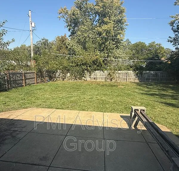 1414 SW 32nd St — Photo 2