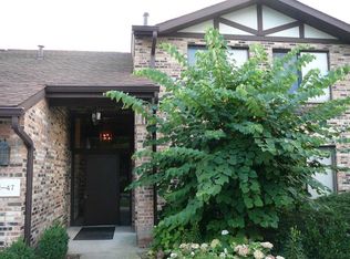 6232 Trinity Dr, Lisle, IL 60532
