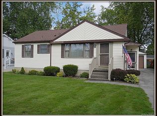 1082 Pioneer Dr, North Tonawanda, NY 14120