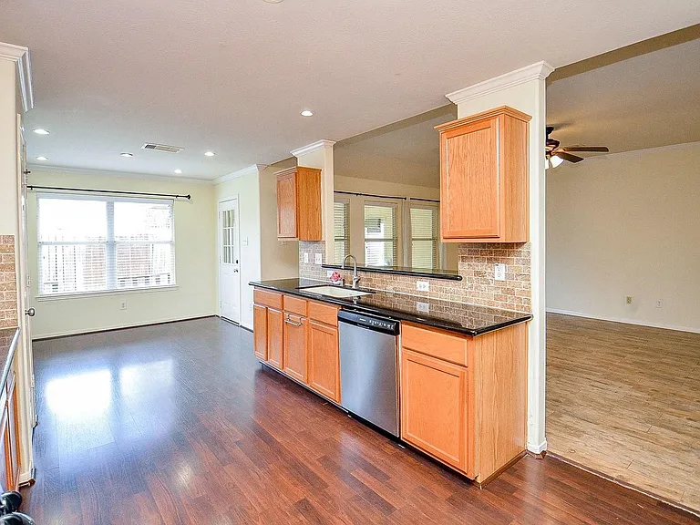 24718 Cobble Canyon Ln — Photo 13