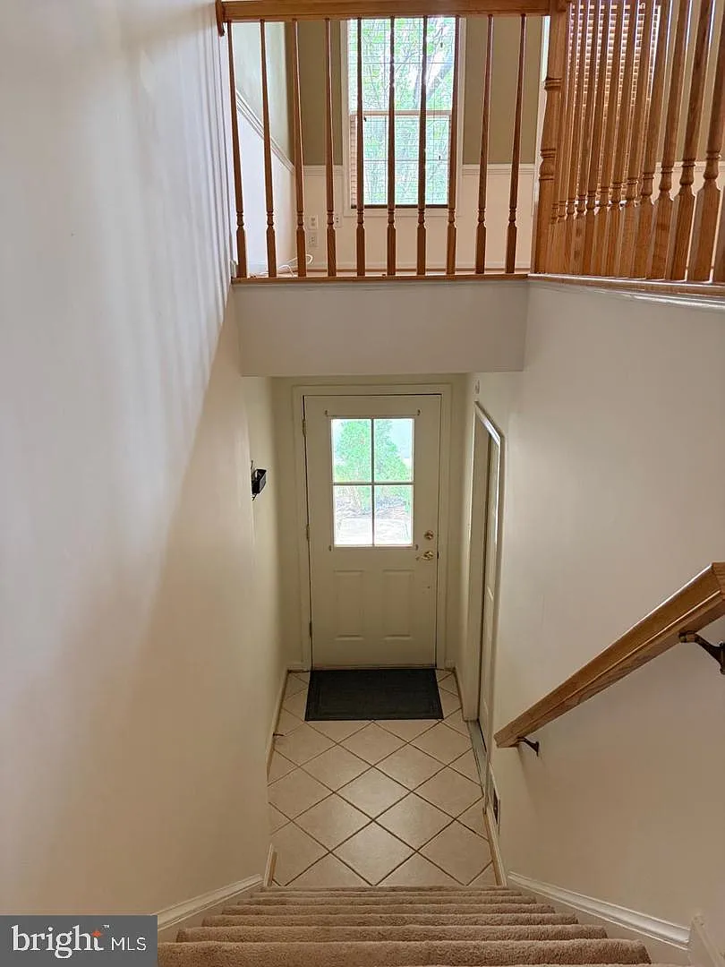 3 bed, 3.5 bath, 2172 sqft, $3,100 — Photo 2