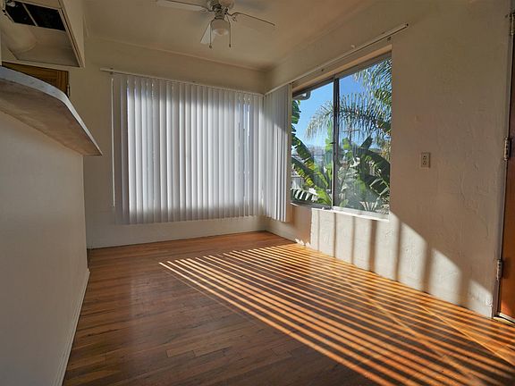 5th image of 4529 Noyes St