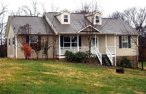 2nd image of 220 Wayland Dr
