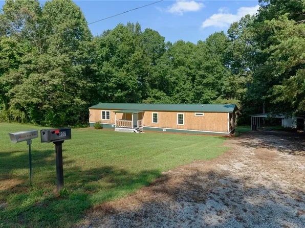 307 Lynnewood Dr, Mount Airy, NC 27030