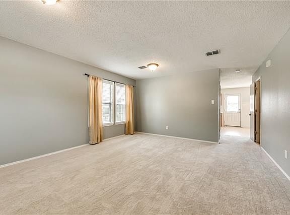 5th image of 817 Ann Dr