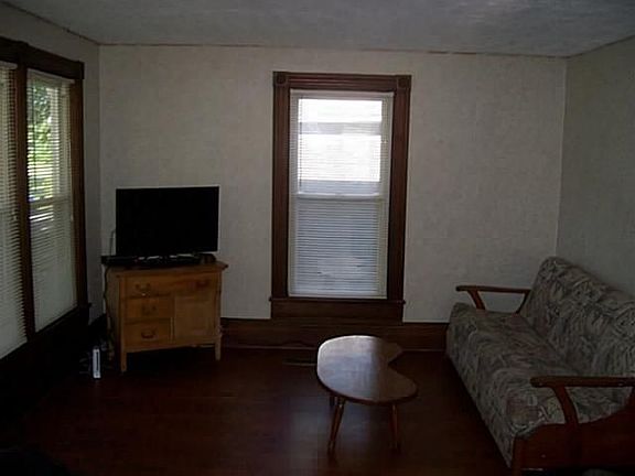 3rd image of 6351 Railroad Ave