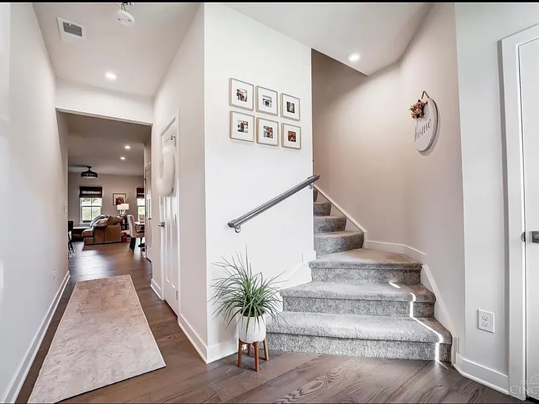 7883 Pinnacle Point Dr — Photo 1