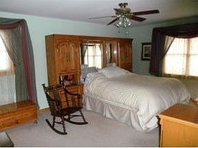 3rd image of 15 Hoffman Dr