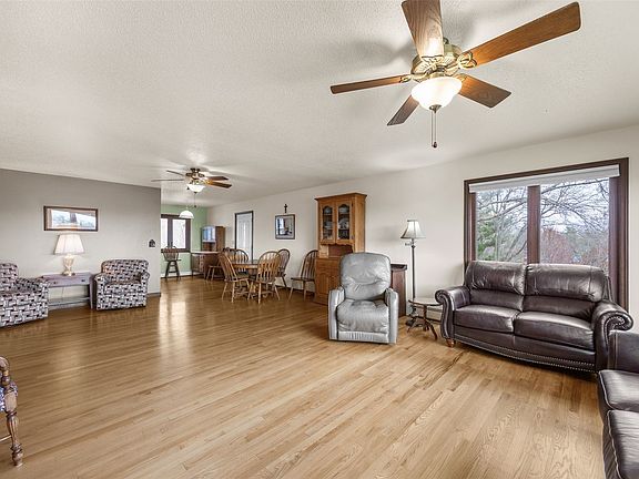 3rd image of 130 Joseph Ln SE